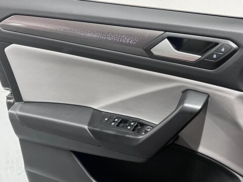 T-ROC STARLIGHT R-LINE 1.5 TSI 160 2026 occasion 94400 VITRY-SUR-SEINE