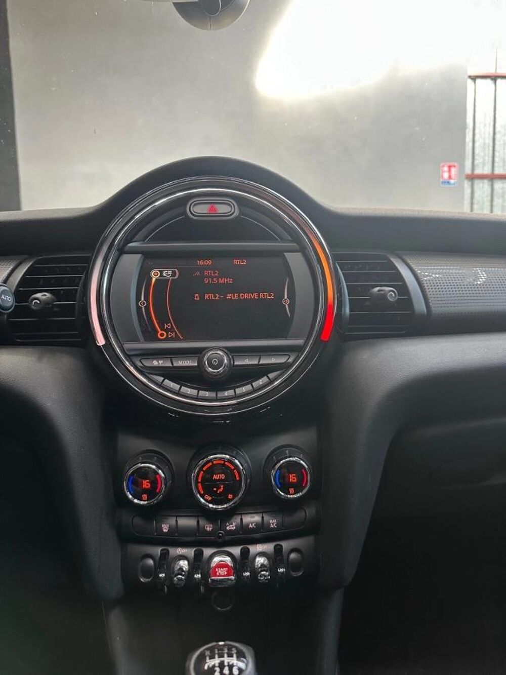 MINI COUPE 1.5 D 115 COOPER SHOREDITCH 2016 occasion 43000 Le Puy-en-Velay