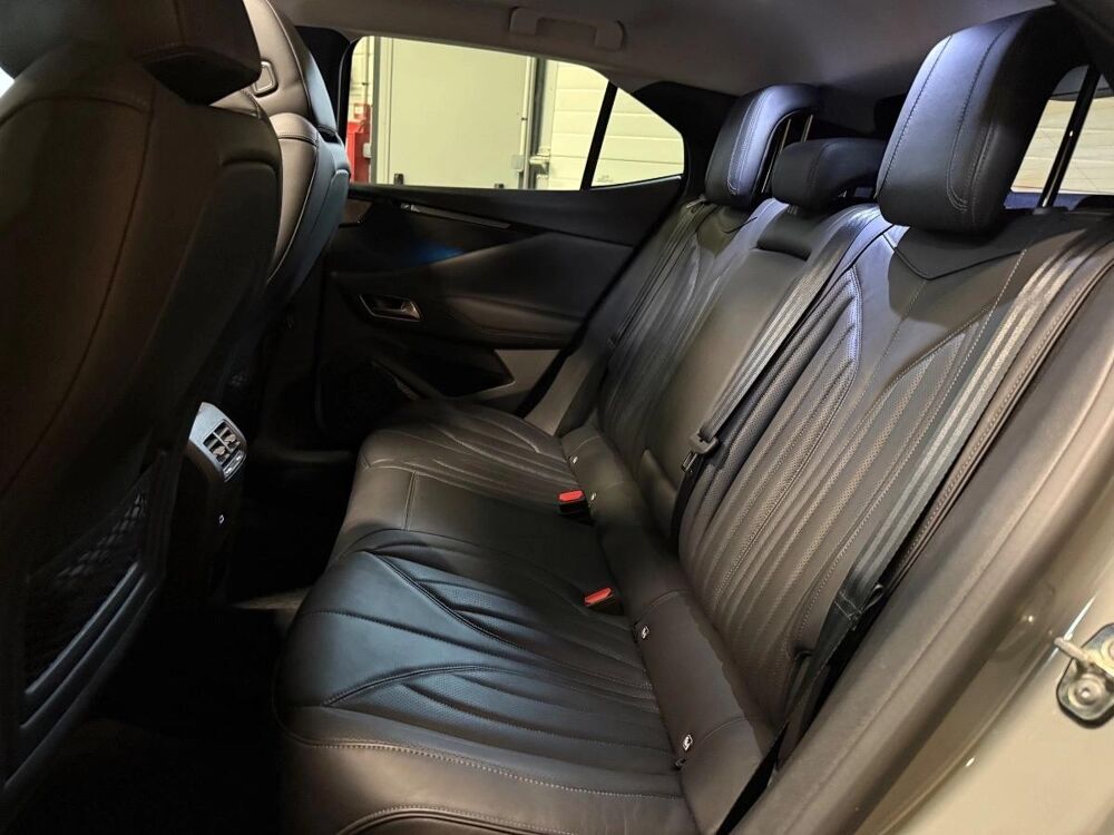 300 1.6 225H 180 PHEV HYBRID 13.2KWH PERFORMANCE LINE PLUS EAT B 2022 occasion 78410 Aubergenville