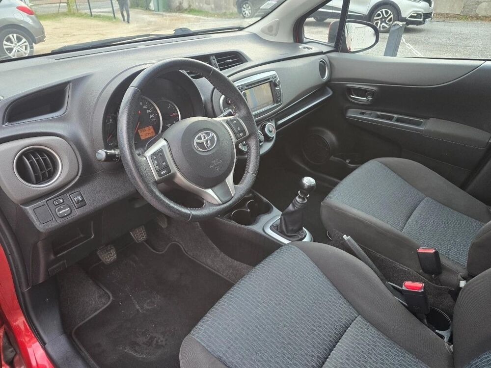 Yaris 1.3 VVTI 100 LOUNGE START-STOP 2012 occasion 45140 SAINT JEAN DE LA RUELLE