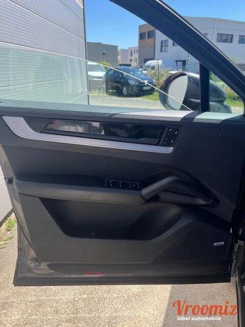 Cayenne 3.0 E-HYBRID 470H 305 PHEV 25.9KWH BVA 2024 occasion 94520 P&eacute;rigny