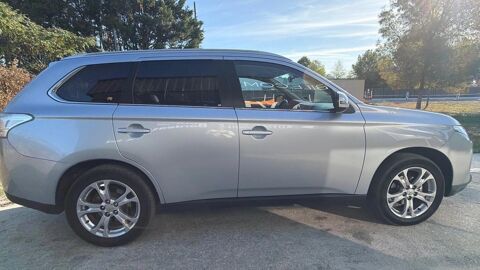 Outlander 2.2 DI-D ClearTec Invite 2WD 2015 occasion 33600 Pessac