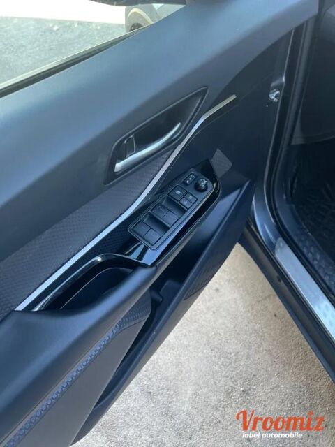 C-HR 1.8 HSD 122H 100 FULL-HYBRID DISTINCTIVE 4X2 E-CVT BVA 2021 occasion 94520 P&eacute;rigny