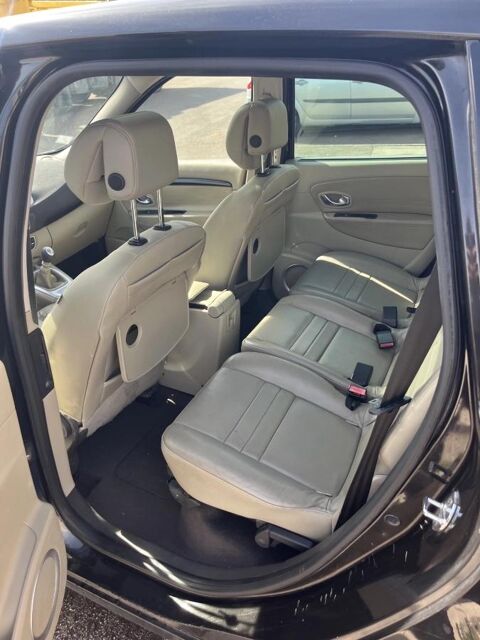 Grand scenic IV 1.5 DCI 105 2009 occasion 10450 Br&eacute;viandes