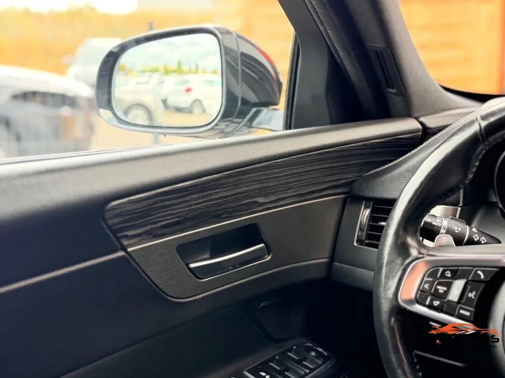 XF 3.0 D300 300 R-SPORT BVA 2018 occasion 67240 BISCHWILLER