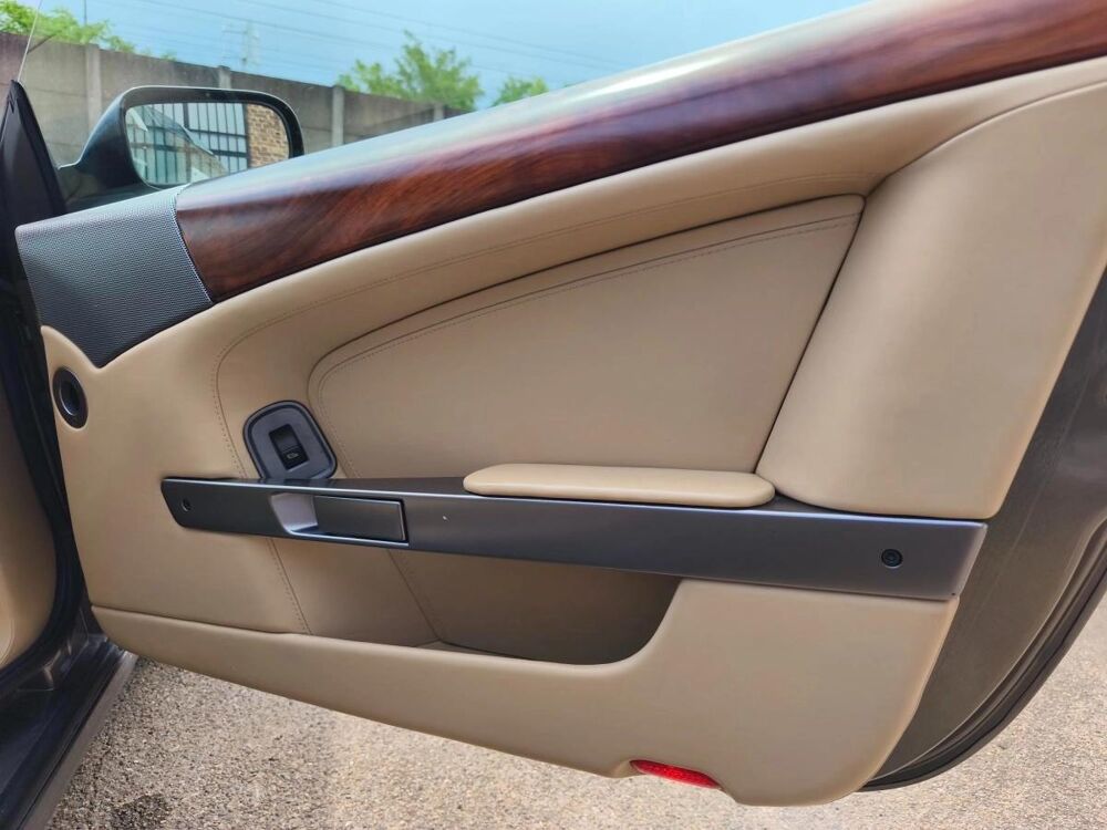 DB9 COUPE 6.0 450 TOUCHTRONIC-2 BVA 2004 occasion 78410 AUBERGENVILLE