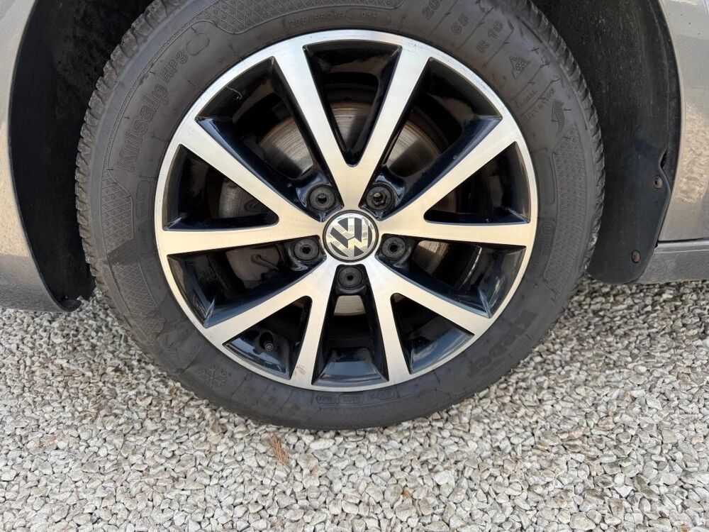 Touran 1.6 TDI 105 BLUEMOTION CONFORT LINE 2011 occasion 34500 B&eacute;ziers