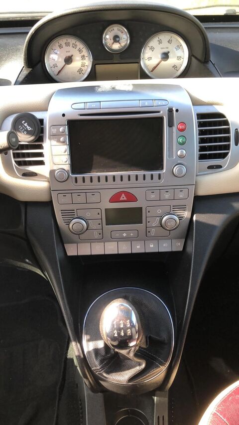 Ypsilon 2009 occasion 45600 Lion-en-Sullias