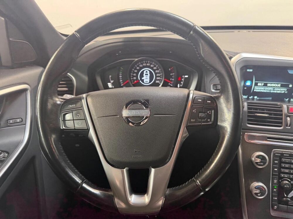 XC60 D3 Momentum Drive 2014 occasion 62400 B&eacute;thune