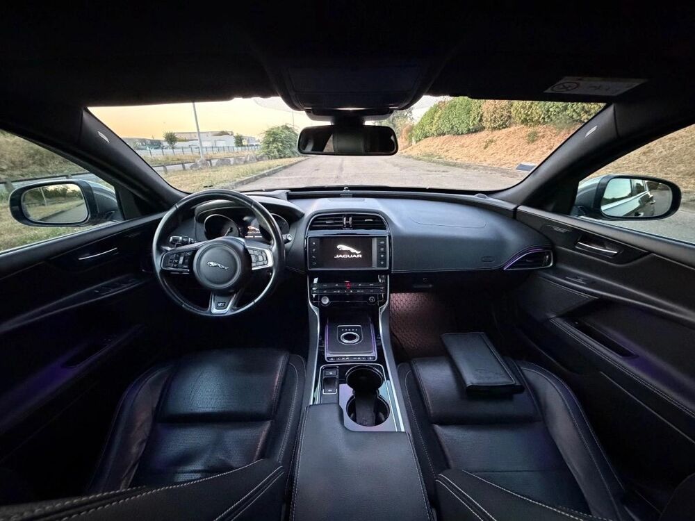 XE 2.0 D 180 R-SPORT BVA 2015 occasion 69330 MEYZIEU