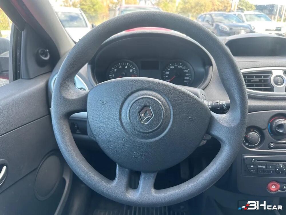 Clio 1.2 75 AUTHENTIQUE 2011 occasion 33980 Audenge