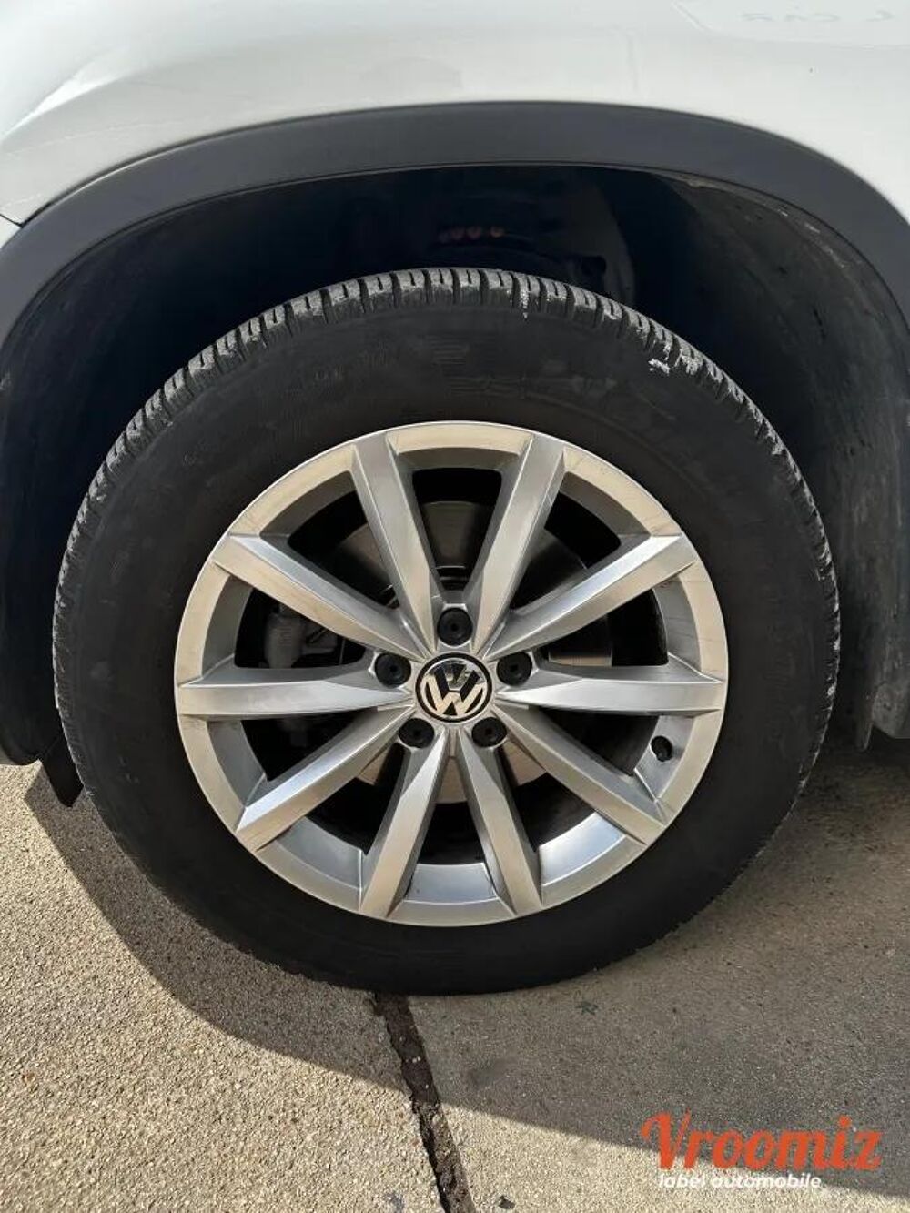 Tiguan 2.0 TDI 110 BLUEMOTION LOUNGE 2015 occasion 94520 P&eacute;rigny