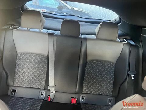 C-HR 1.8 HSD 122H 100 FULL-HYBRID DISTINCTIVE 4X2 E-CVT BVA 2021 occasion 94520 P&eacute;rigny