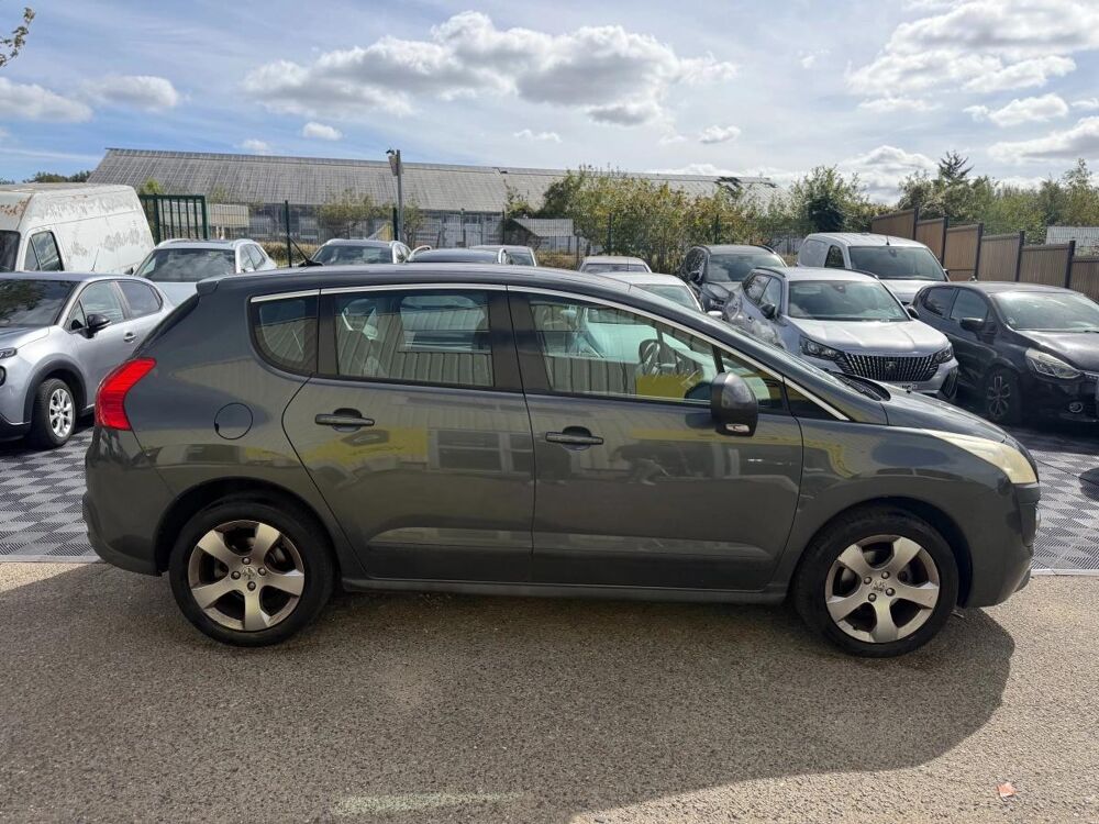 3008 GENERATION-I 1.6 HDI 110 PREMIUM BMP BVA 2011 occasion 78630 Orgeval