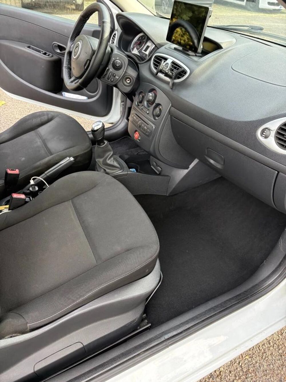 Clio 1.5 DCI 75 EXPRESSION CLIM 2014 occasion 69320 Feyzin