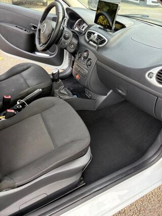 Clio 1.5 DCI 75 EXPRESSION CLIM 2014 occasion 69320 Feyzin