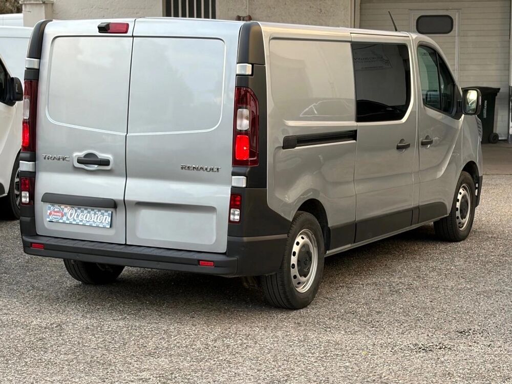 Trafic COMBI 2.0 DCI 150 L2 ENERGY ZEN START-STOP 2022 occasion 69003 LYON