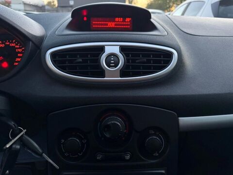 Clio 1.2 75 AUTHENTIQUE 2009 occasion 91210 DRAVEIL