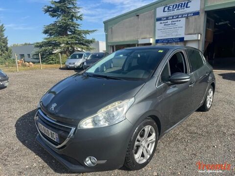 Peugeot 208 GENERATION-I 1.6 E-HDI 90 ALLURE 2015 occasion Villeneuve-la-Guyard 89340