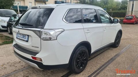 Outlander 2.2 DID 150 INSTYLE 4WD BVA 2015 occasion 57130 ARS-SUR-MOSELLE