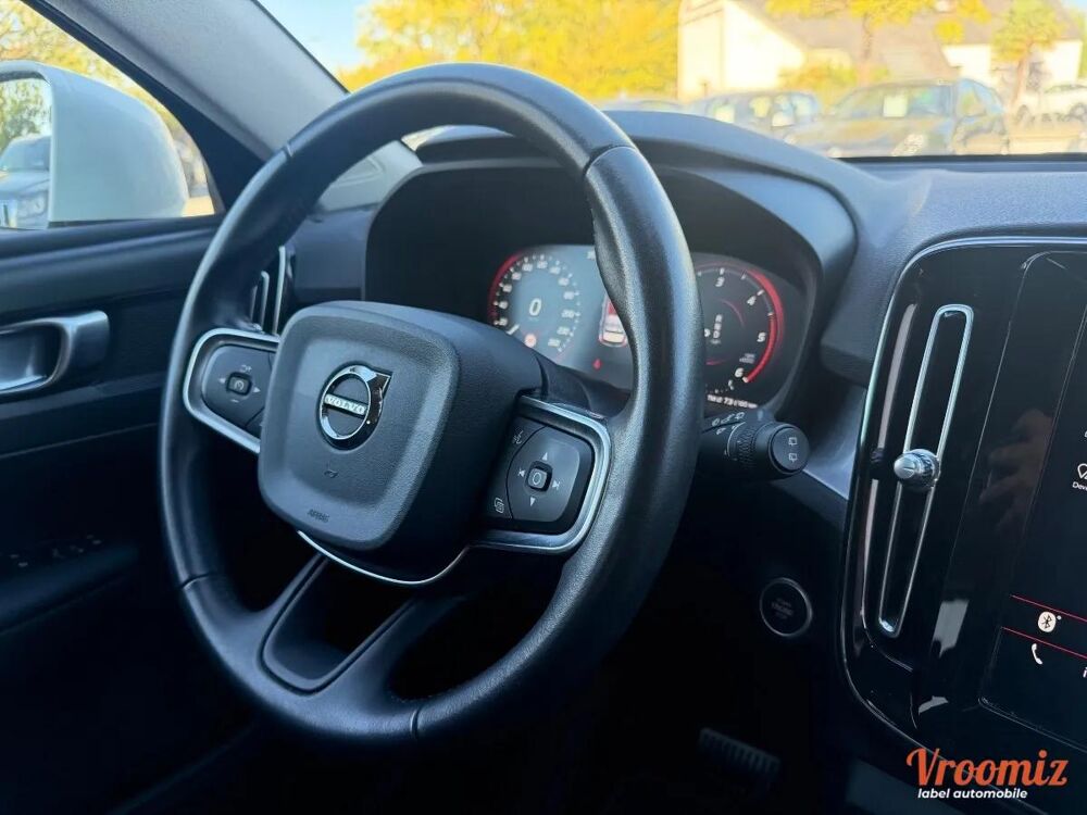XC40 2.0 D3 150 MOMENTUM 2WD GEARTRONIC BVA 2019 occasion 45560 Saint Denis en Val