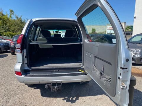 Land Cruiser 3.0 D4D 165 VXE 4X4 BVA 2005 occasion 84320 ENTRAIGUES-SUR-LA-SORGUE