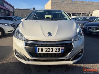 208 (2) 1.2 VTi 82 SIGNATURE 5P GPS FAIBLE KM 12 MOIS DE GARANTI 2018 occasion 78310 Coigni&egrave;res