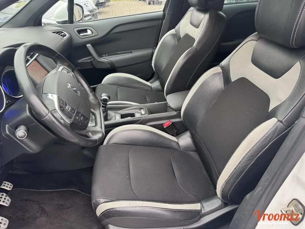 DS4 1.6 HDI 110 SOCHIC 2012 occasion 89340 Villeneuve-la-Guyard