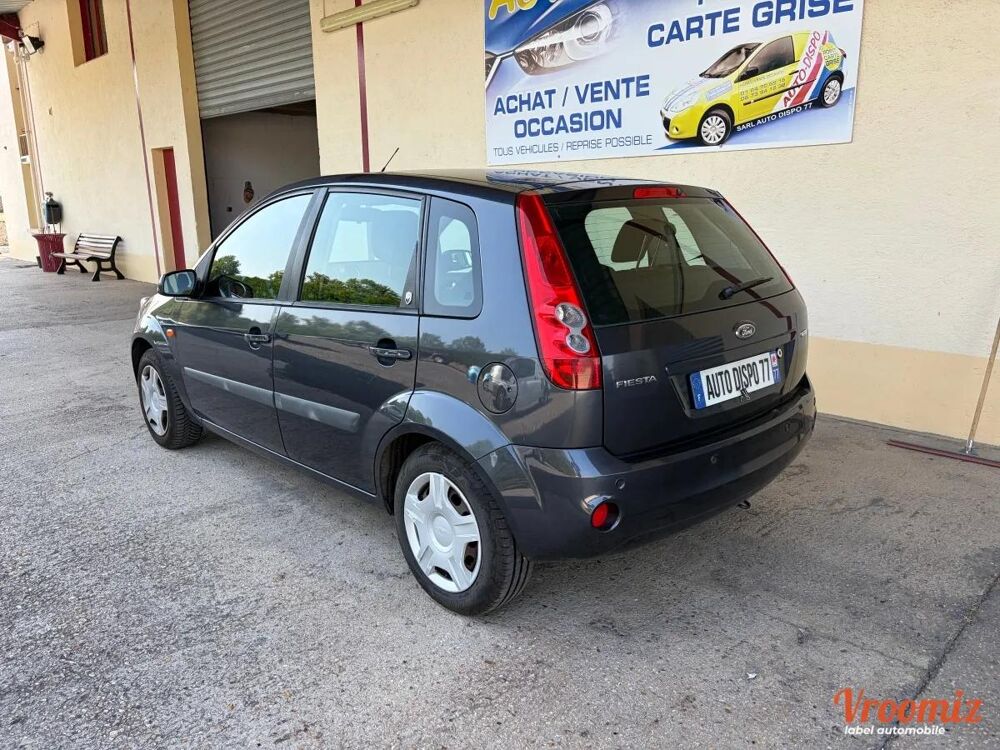 Fiesta 1.6 TDCI 90 GHIA 2006 occasion 77250 &Eacute;cuelles