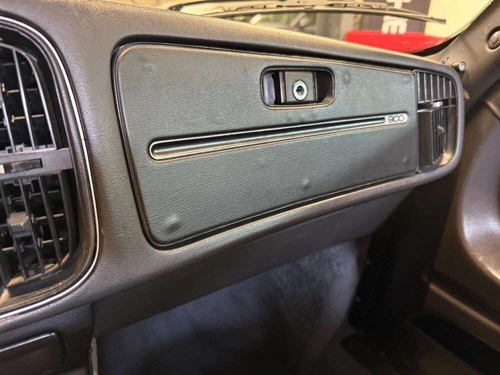 900 2.0 Turbo 16 S 175 ch 1989 occasion 78410 Aubergenville