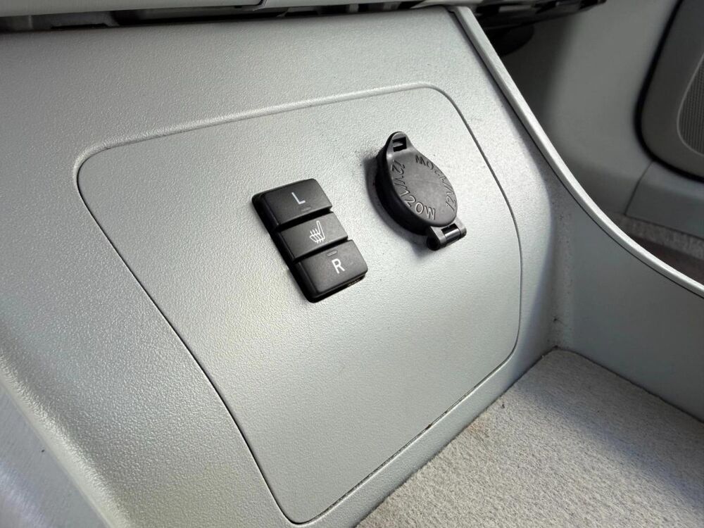 Prius 1.8 136H 100 HYBRID FULL-HYBRID 1.3KWH LOUNGE BVA 2011 occasion 78630 Orgeval