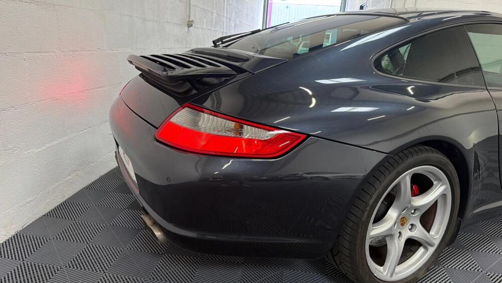 911 Carrera S Coup&eacute; 3.8 355 Tiptronic S 2006 occasion 91380 Chilly-Mazarin