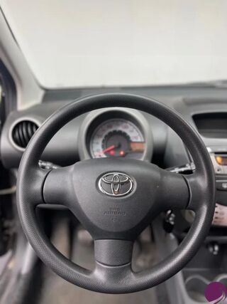 Aygo 1.0 VVTI 68 ch - Suivi Toyota 2011 occasion 59169 F&eacute;rin