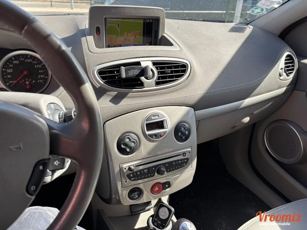 Clio 1.5 DCI 90 ENERGY INITIALE PARIS 2011 occasion 45770 Fleury-les-Aubrais