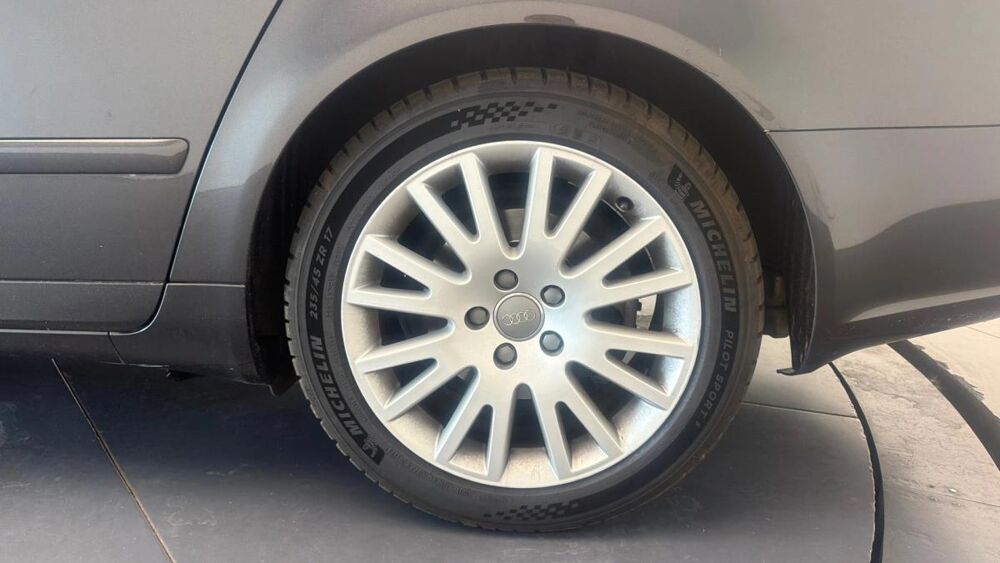 A4 3.0 TDIQ 3.0 TDI Quattro Ambition luxe 232 ch 2007 occasion 59223 Roncq