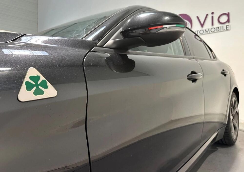 Giulia 2017 occasion 59494 Petite-For&ecirc;t