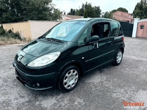 Peugeot 1007 - 1.4 HDI 70 TRENDY - Noir