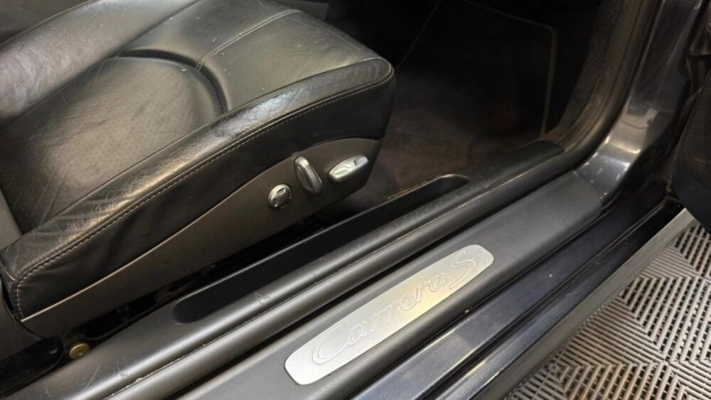 911 Carrera S Coup&eacute; 3.8 355 Tiptronic S 2006 occasion 91380 Chilly-Mazarin