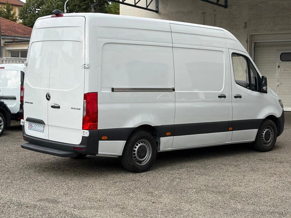 Sprinter FOURGON 2.0 315 CDI 150 3T5 37 FIRST RWD 2023 occasion 69003 LYON