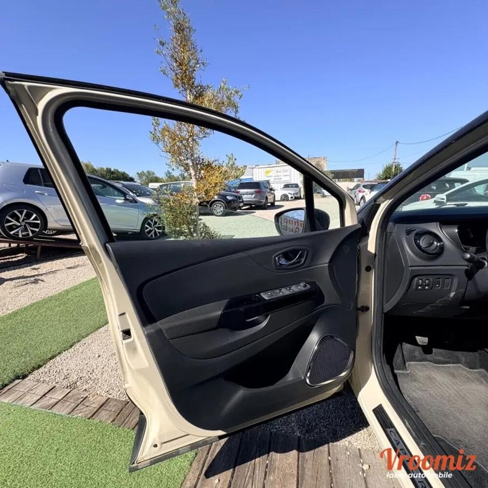 Captur 0.9 TCE 90 ENERGY HELLY HANSEN START-STOP 2015 occasion 78490 Galluis