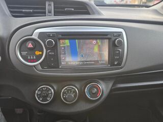 Yaris 1.3 VVTI 100 LOUNGE START-STOP 2012 occasion 45140 SAINT JEAN DE LA RUELLE