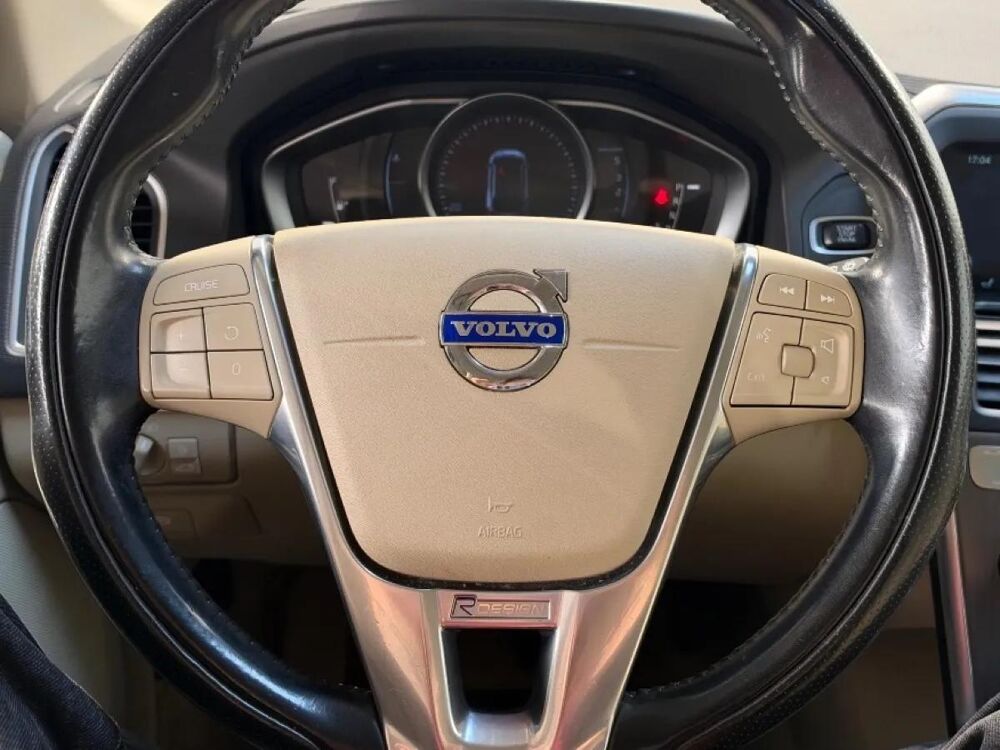 XC60 D4 Momentum Business 2WD 2016 occasion 62400 B&eacute;thune
