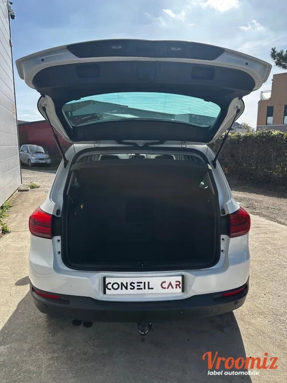 Tiguan 2.0 TDI 110 BLUEMOTION LOUNGE 2015 occasion 94520 P&eacute;rigny