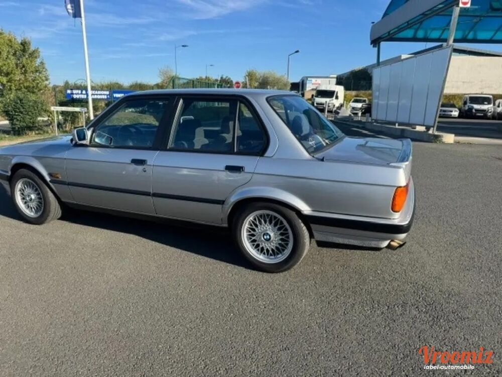 S&eacute;rie 3 325 I AUTOMATIQUE 1990 occasion 49570 Montjean-sur-Loire