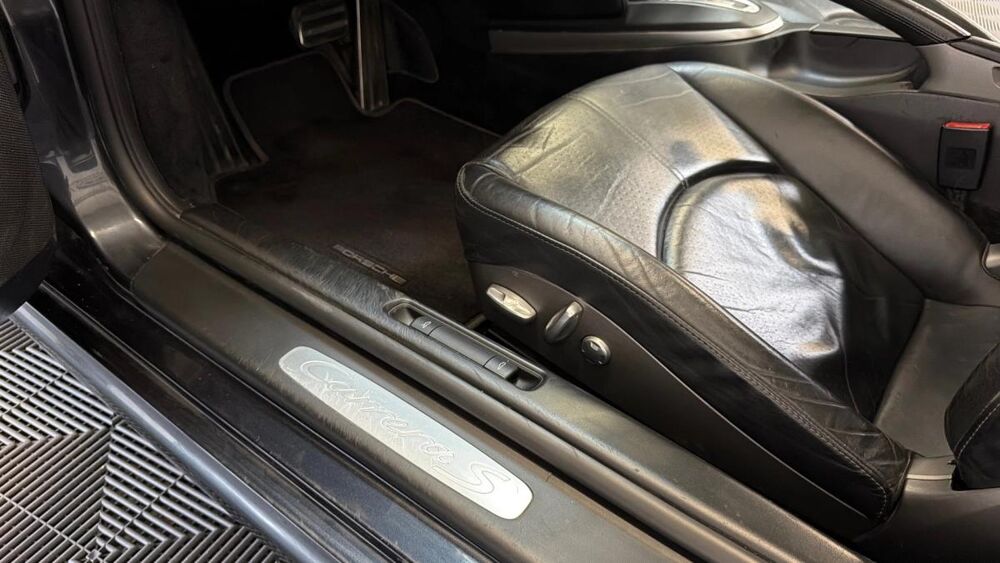 911 Carrera S Coup&eacute; 3.8 355 Tiptronic S 2006 occasion 91380 Chilly-Mazarin