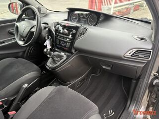 Ypsilon III 1.2 8V 69 STOP&START PLATINUM 2011 occasion 95480 Pierrelaye