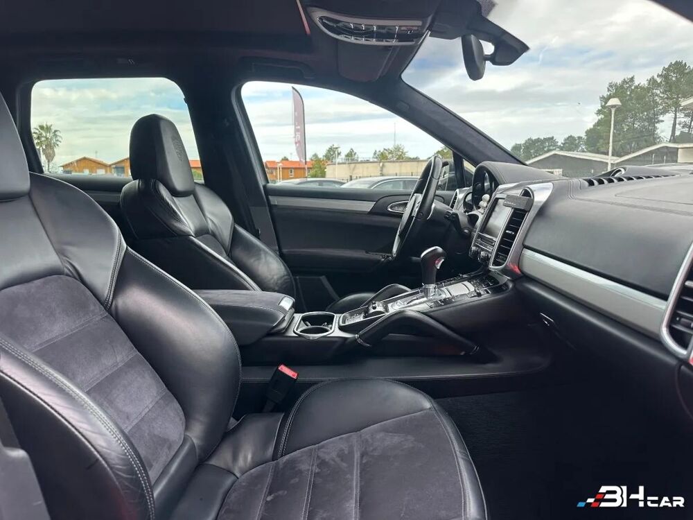 Cayenne 4.8 420 GTS TIPTRONIC-S BVA 2012 occasion 33980 Audenge
