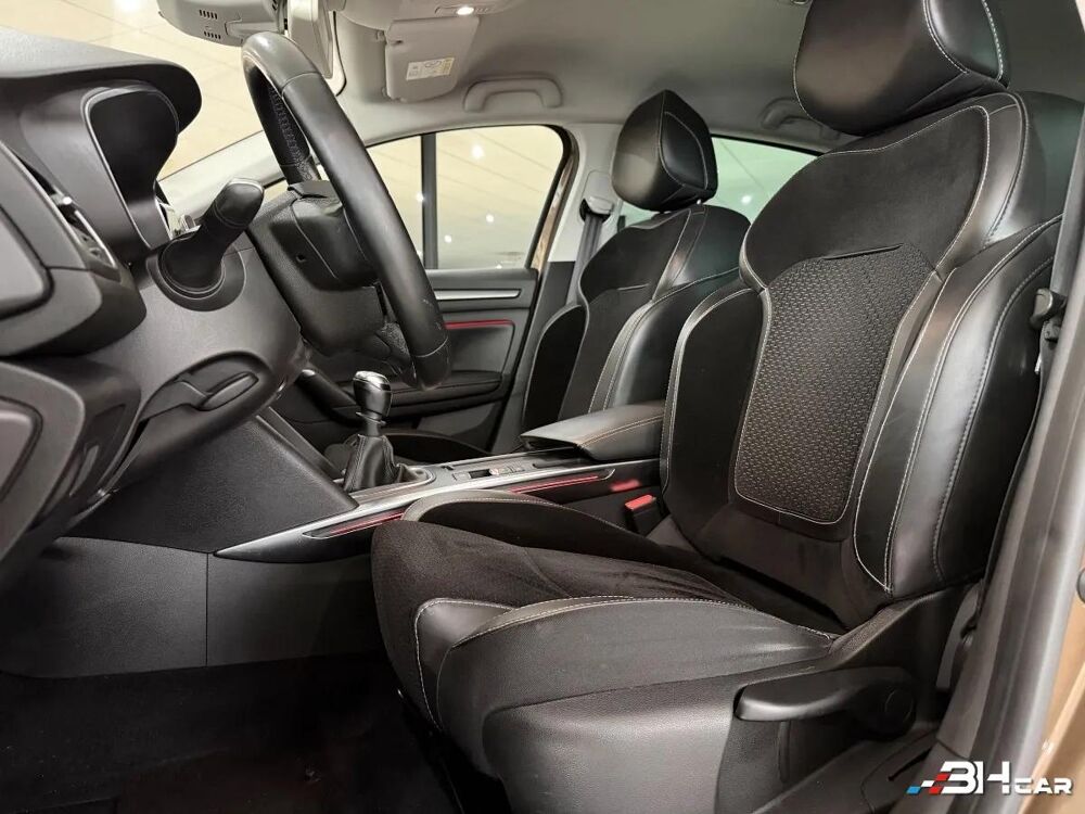 M&eacute;gane 2016 occasion 45450 Fay-aux-Loges