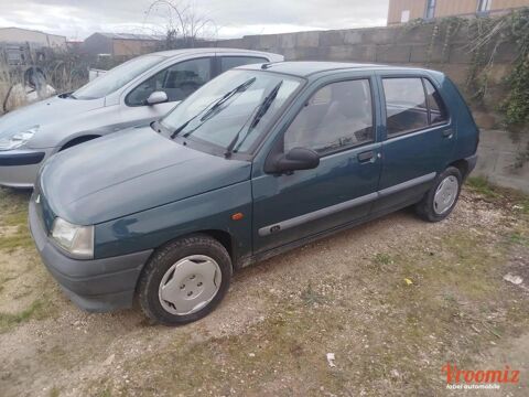 Renault Clio 1.4 75 RN BVA 1994 occasion Fleury-les-Aubrais 45770