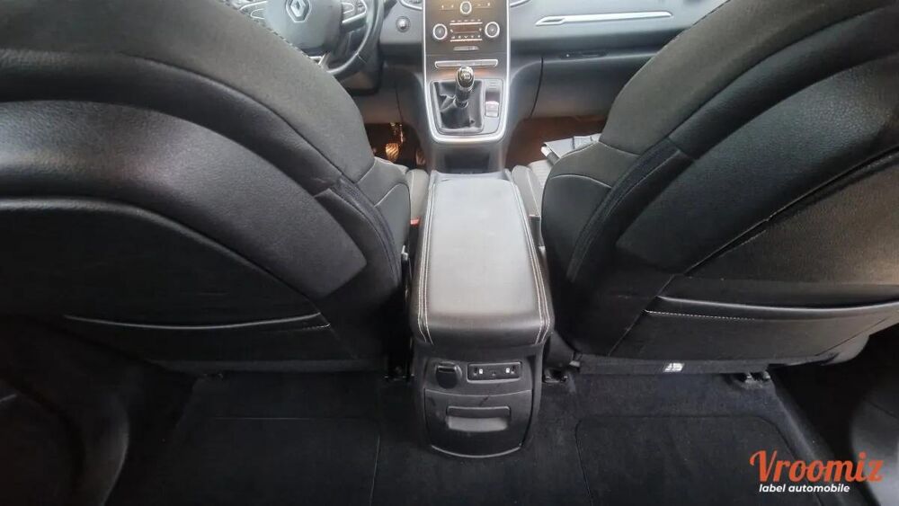 Sc&eacute;nic 1.5 DCI 110 BUSINESS 2017 occasion 41220 THOURY